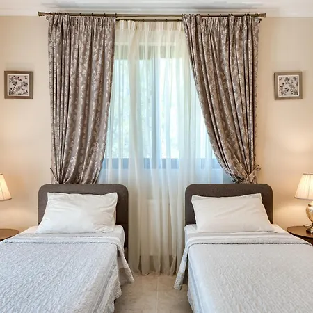 Argaka Luxury Residence *