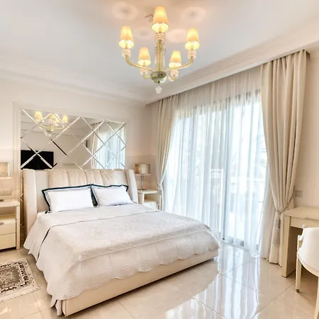 Argaka Luxury Villa *