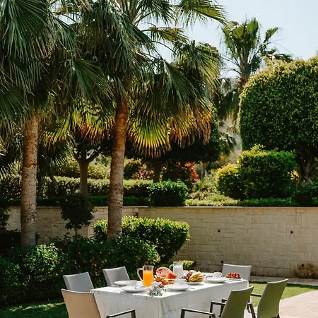 Argaka Luxury Villa *
